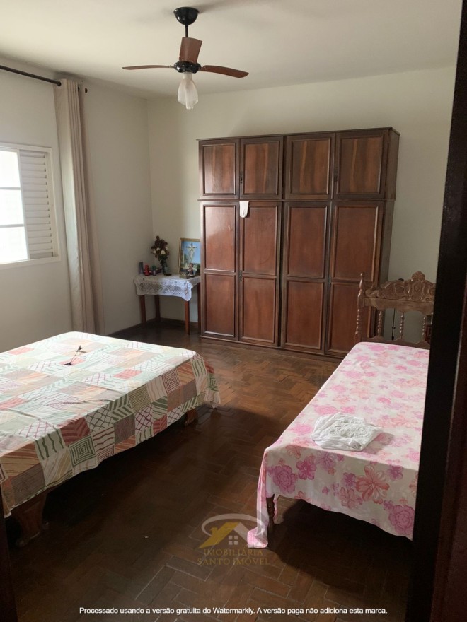 VENDE-SE EXCELENTE CASA NO BAIRRO LEBLON