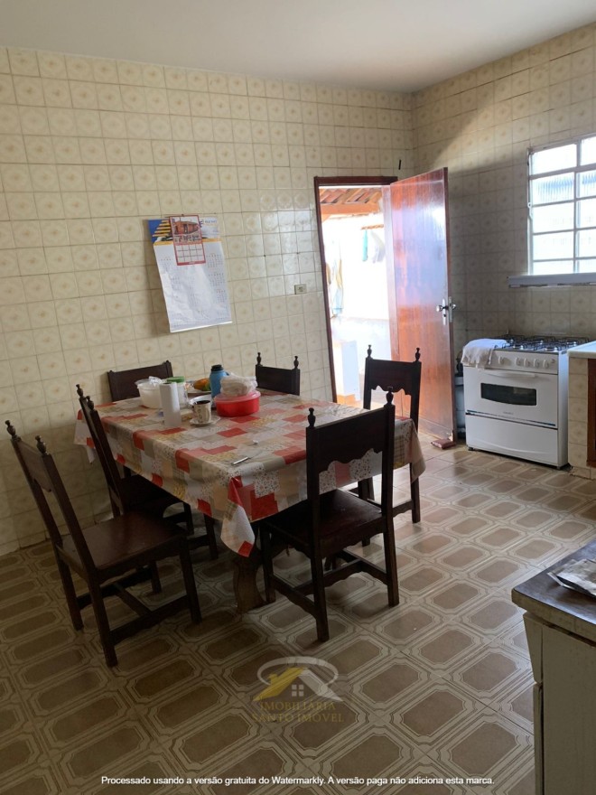 VENDE-SE EXCELENTE CASA NO BAIRRO LEBLON