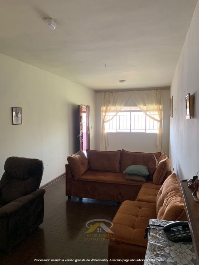 VENDE-SE EXCELENTE CASA NO BAIRRO LEBLON