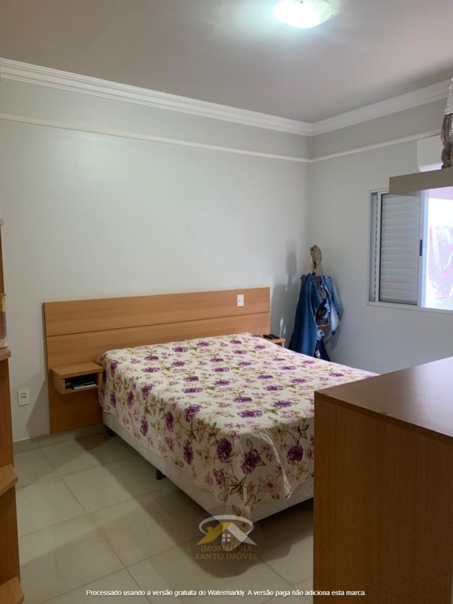 VENDE-SE LINDA CASA COM VARANDA GOURMET NO BAIRRO NENÊ GOMES