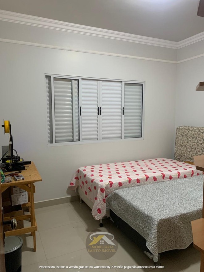 VENDE-SE LINDA CASA COM VARANDA GOURMET NO BAIRRO NENÊ GOMES