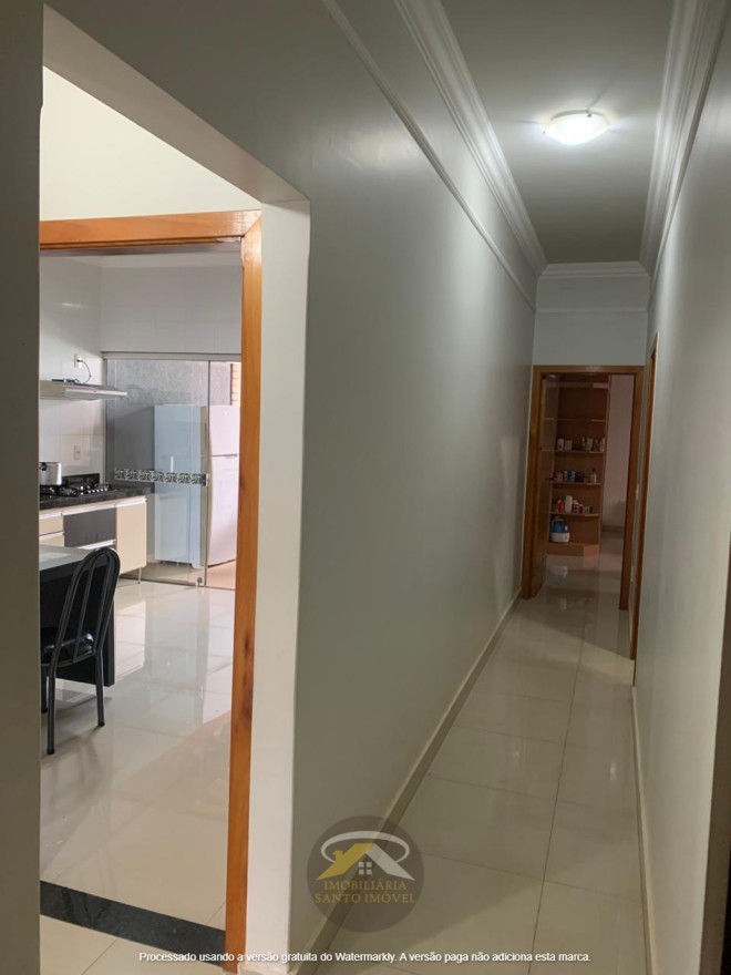 VENDE-SE LINDA CASA COM VARANDA GOURMET NO BAIRRO NENÊ GOMES