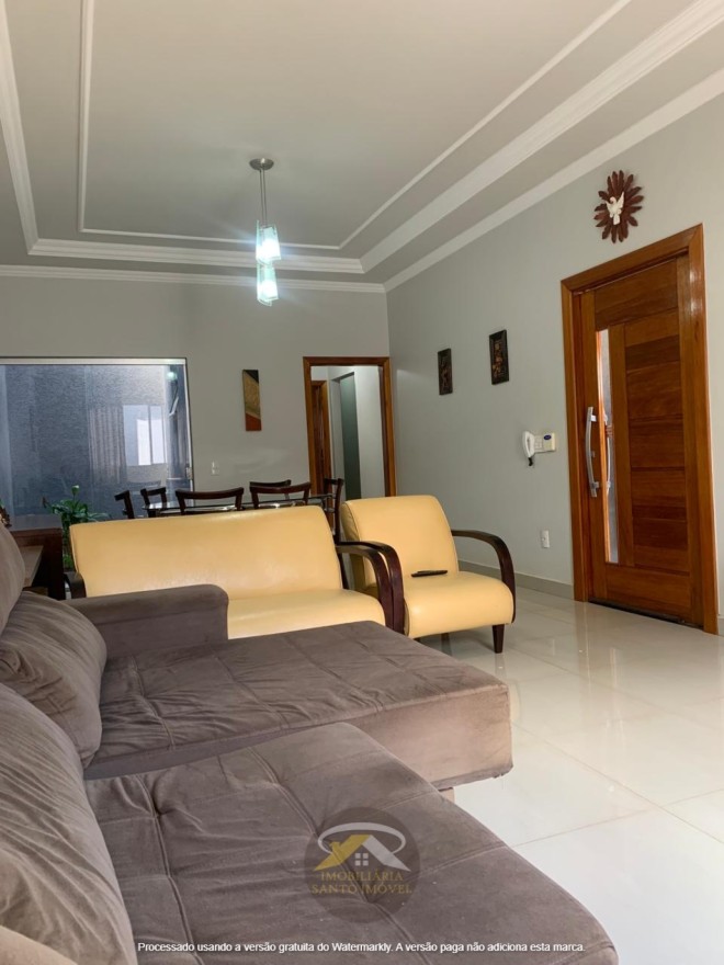 VENDE-SE LINDA CASA COM VARANDA GOURMET NO BAIRRO NENÊ GOMES