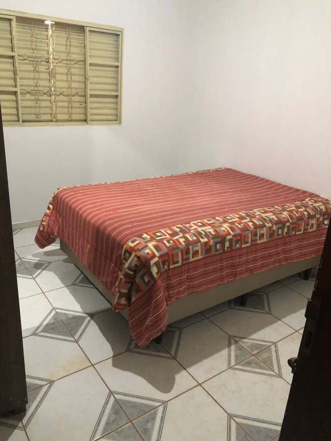 VENDE-SE CASA NO BAIRRO ELZA AMUI