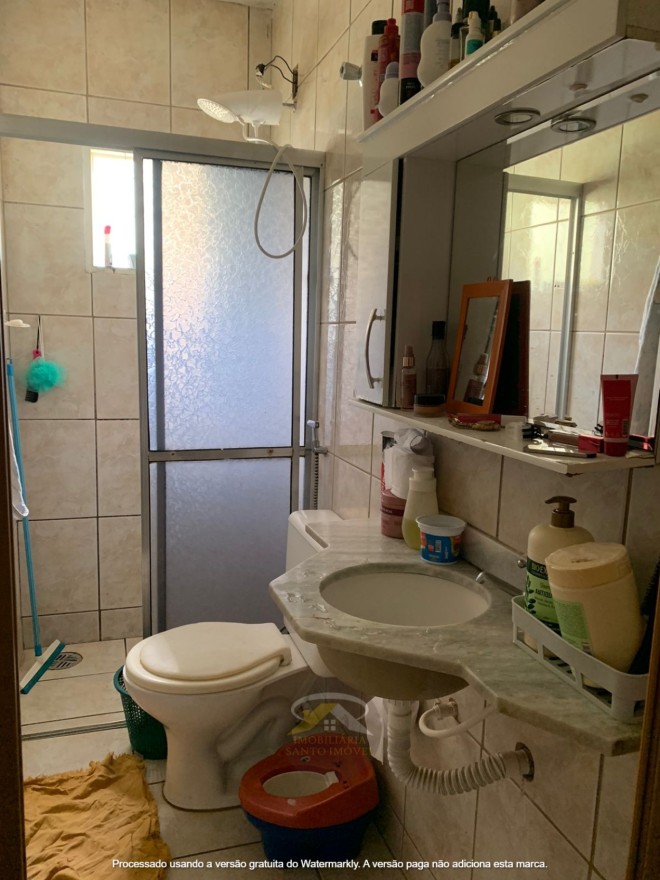 VENDE-SE CASA NO BAIRRO ANTÔNIA CANDIDA I