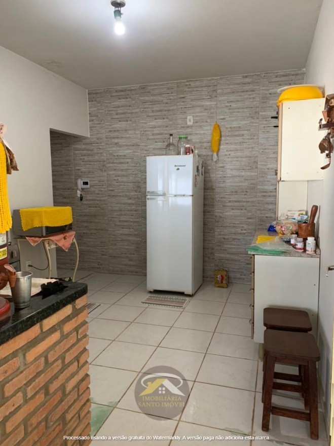 VENDE-SE CASA NO BAIRRO NENE GOMES EM UBERABA