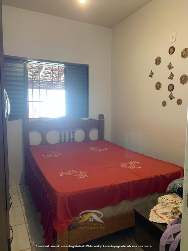 VENDE-SE CASA NO BAIRRO NENE GOMES EM UBERABA