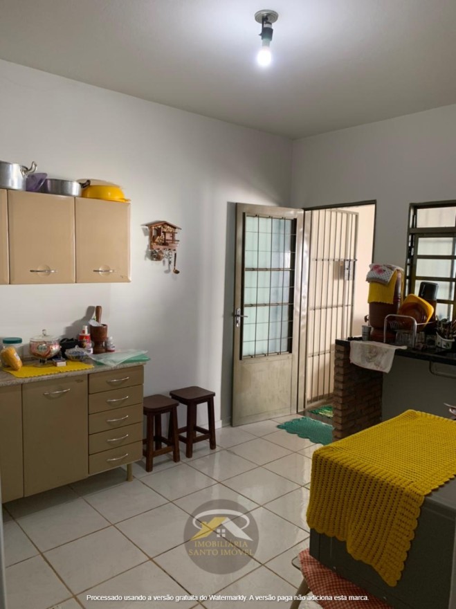 VENDE-SE CASA NO BAIRRO NENE GOMES EM UBERABA