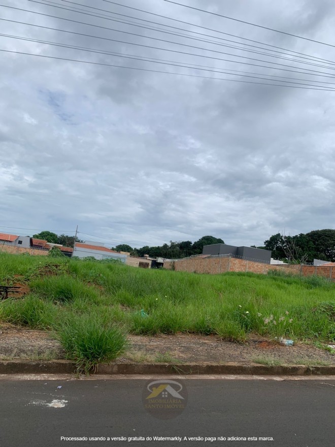 VENDE-SE: TERRENO NO BAIRRO DE LOURDES EM UBERABA