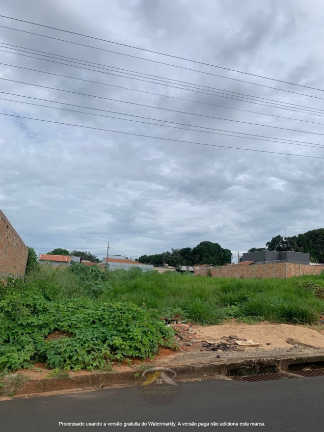 VENDE-SE: TERRENO NO BAIRRO DE LOURDES EM UBERABA