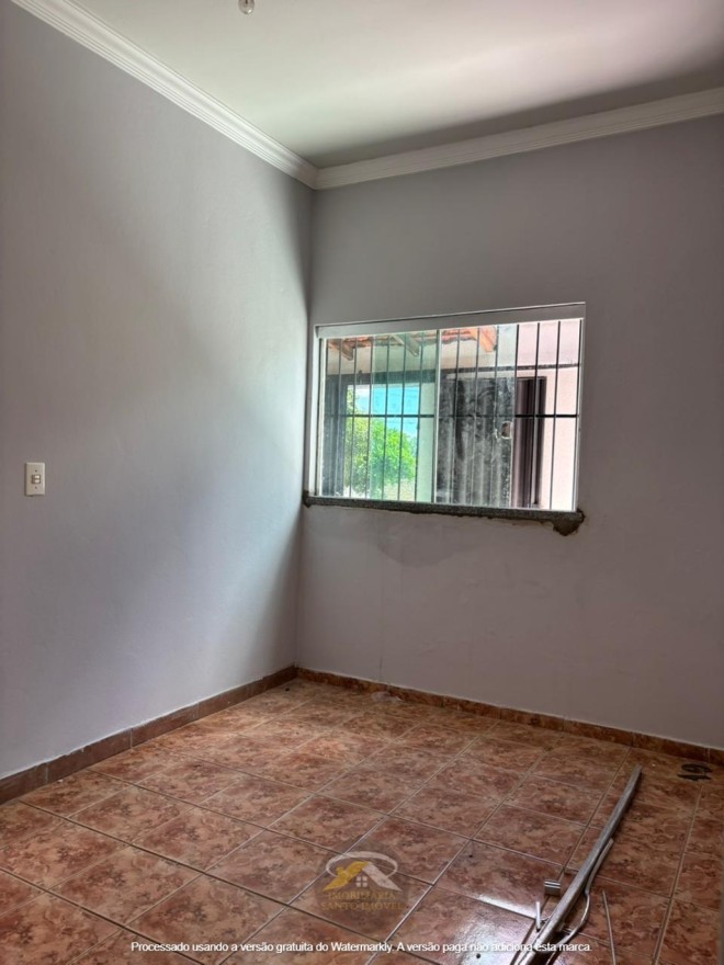 VENDE-SE EXCELENTE CASA NO BAIRRO JD MANHATTAN