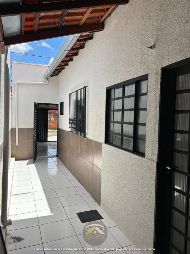 VENDE-SE EXCELENTE CASA NO BAIRRO JD MANHATTAN