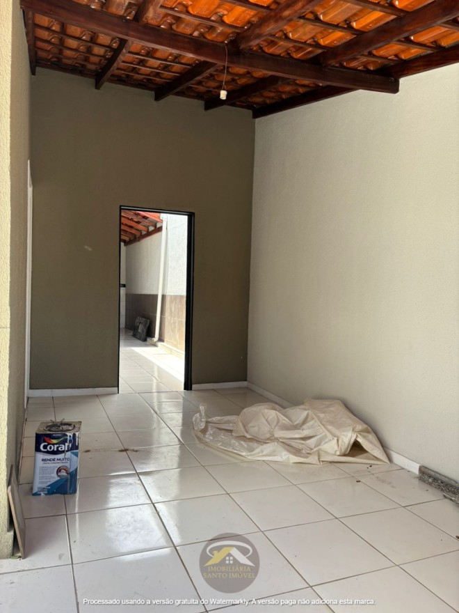 VENDE-SE EXCELENTE CASA NO BAIRRO JD MANHATTAN