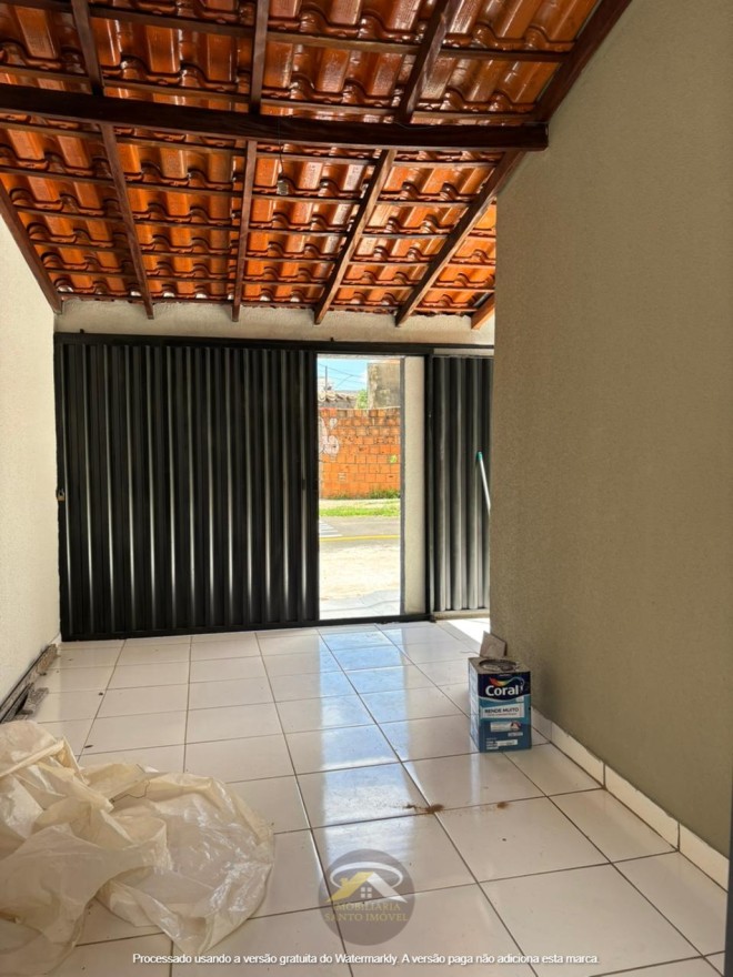 VENDE-SE EXCELENTE CASA NO BAIRRO JD MANHATTAN