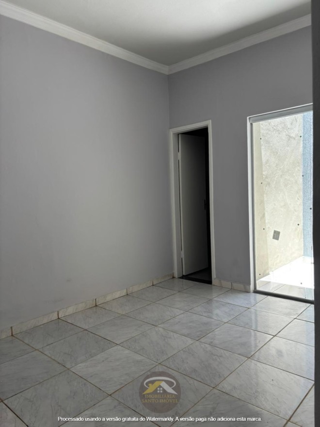 VENDE-SE EXCELENTE CASA NO BAIRRO JD MANHATTAN