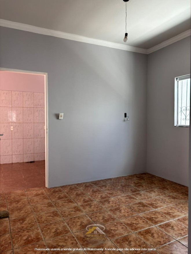 VENDE-SE EXCELENTE CASA NO BAIRRO JD MANHATTAN