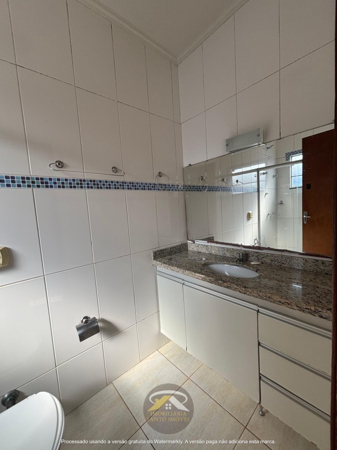 VENDE-SE CASA COM VARANDA GOURMET NO BAIRRO NENE GOMES