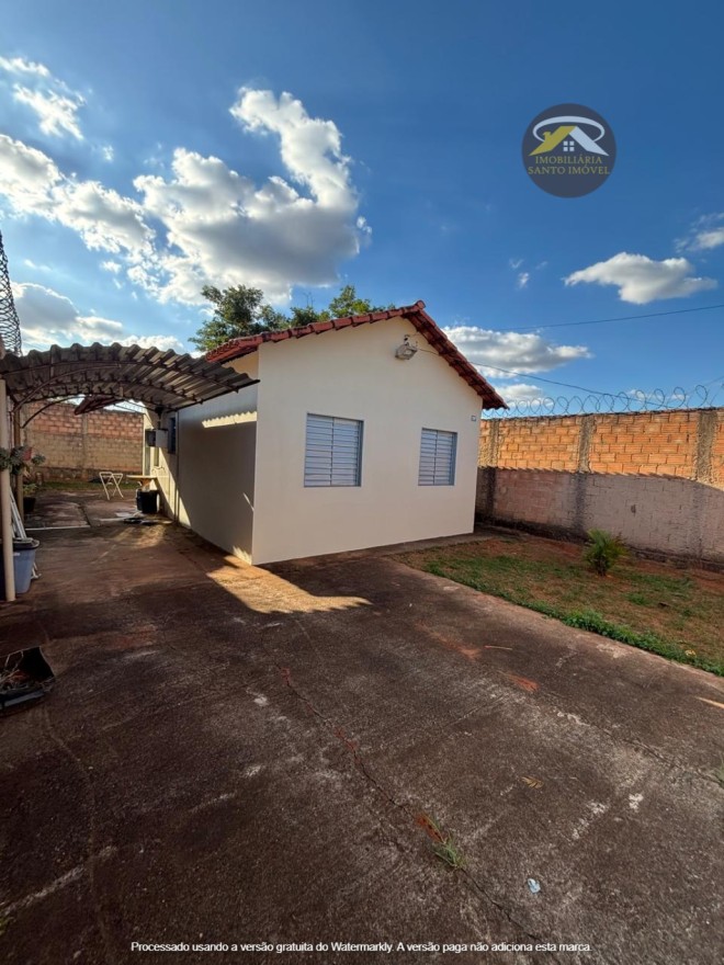 VENDE-SE ÓTIMA CASA NO BAIRRO ANATÊ