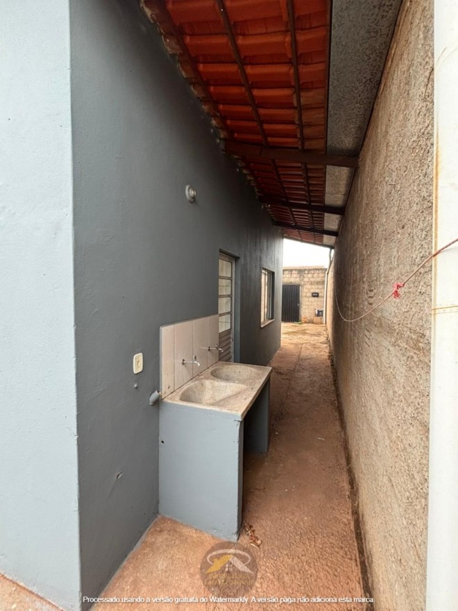 CASA BEM CONSERVADA DISPONÍVEL PARA VENDA NO BAIRRO COLIBRI