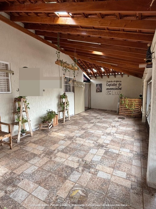 CASA CONSERVADA DISPONÍVEL PARA VENDA NO BAIRRO LEBLON