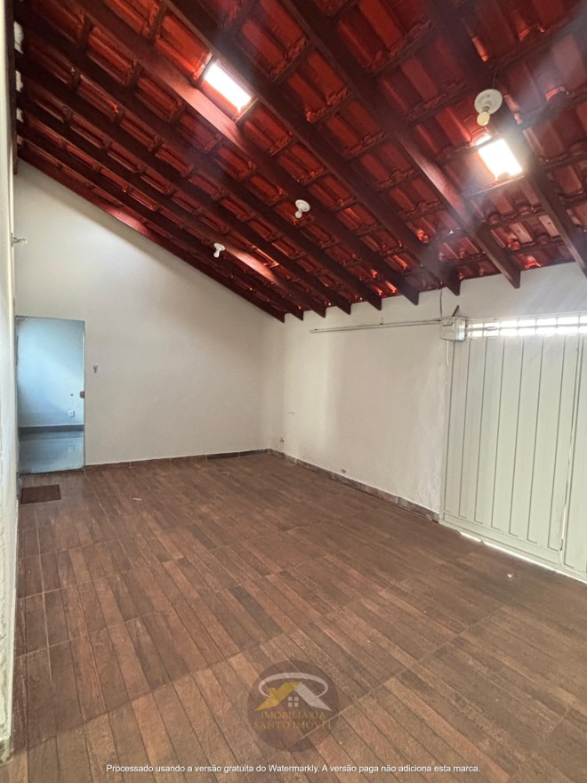 CASA COM TRÊS QUARTOS DISPONÍVEL PARA VENDA NO BAIRRO UBERABA 1.