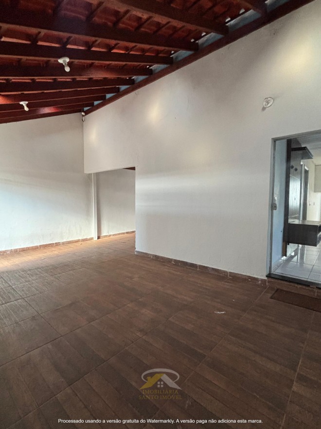 CASA COM TRÊS QUARTOS DISPONÍVEL PARA VENDA NO BAIRRO UBERABA 1.