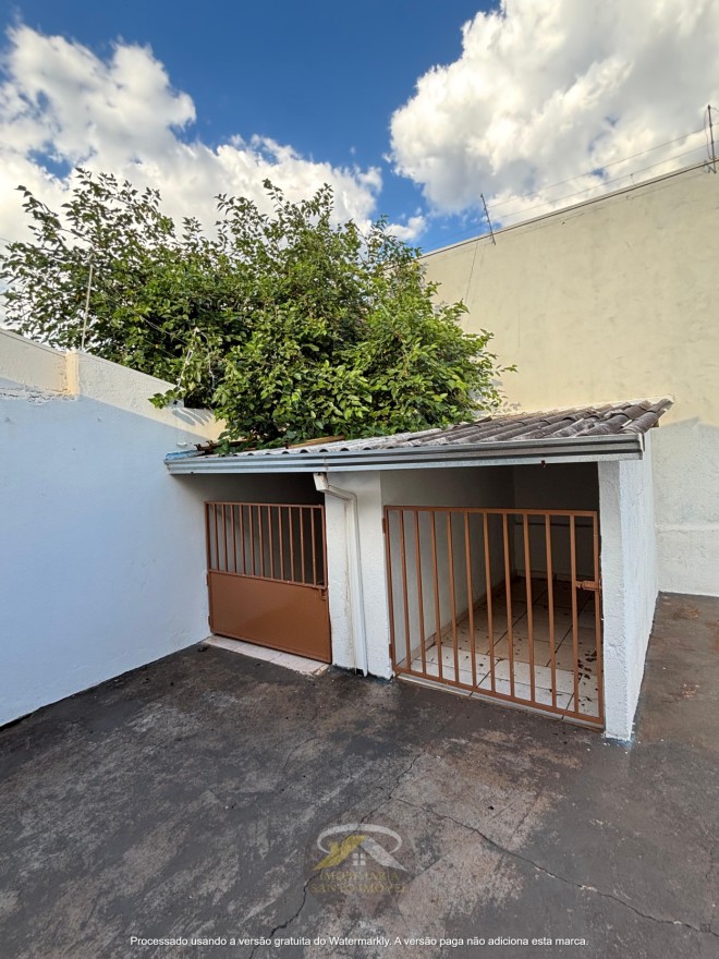 CASA COM TRÊS QUARTOS DISPONÍVEL PARA VENDA NO BAIRRO UBERABA 1.