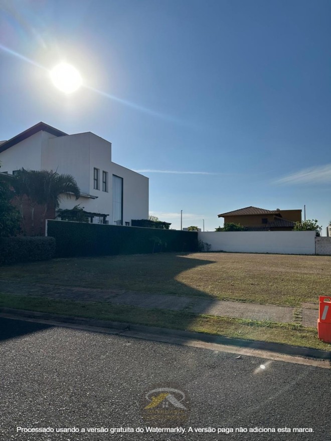 VENDE-SE EXCELENTE TERRENO NO CONDOMÍNIO CYRELA I EM UBERABA/MG