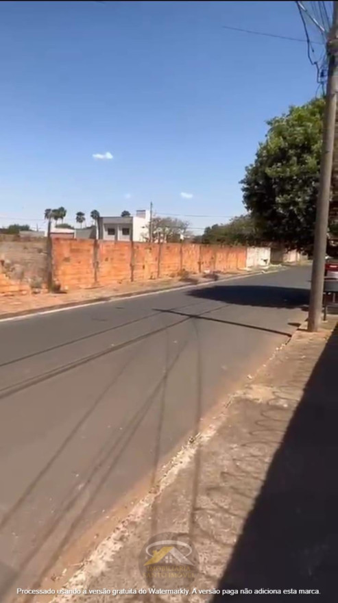 ÁREA COM 2.540M² DISPONÍVEL P/ LOCAÇÃO NA AV. MANOEL DE MELO REZENDE.