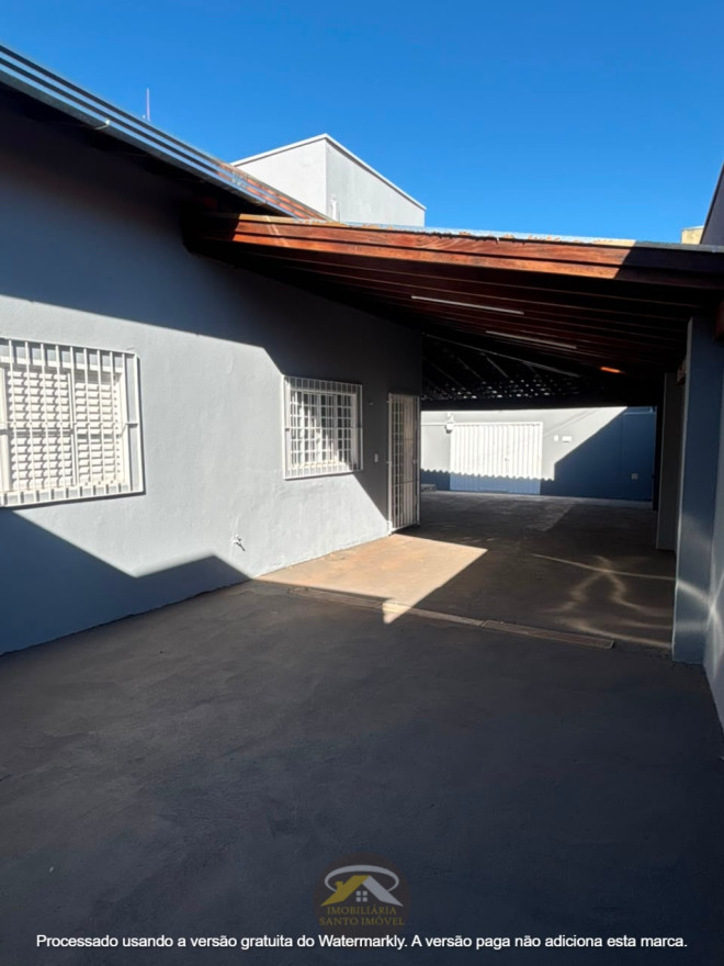 VENDE-SE EXCELENTE CASA NO BAIRRO VALIM DE MELO