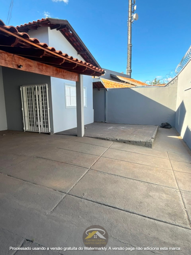 VENDE-SE EXCELENTE CASA NO BAIRRO VALIM DE MELO