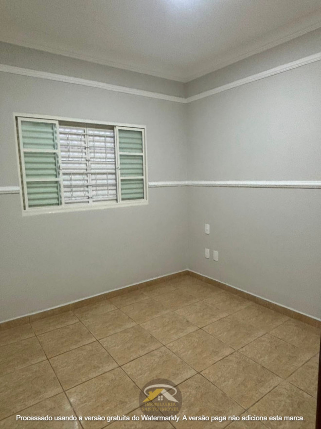 VENDE-SE EXCELENTE CASA NO BAIRRO VALIM DE MELO