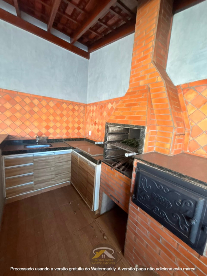 VENDE-SE EXCELENTE CASA NO BAIRRO VALIM DE MELO