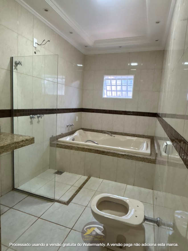 VENDE-SE EXCELENTE CASA NO BAIRRO VALIM DE MELO